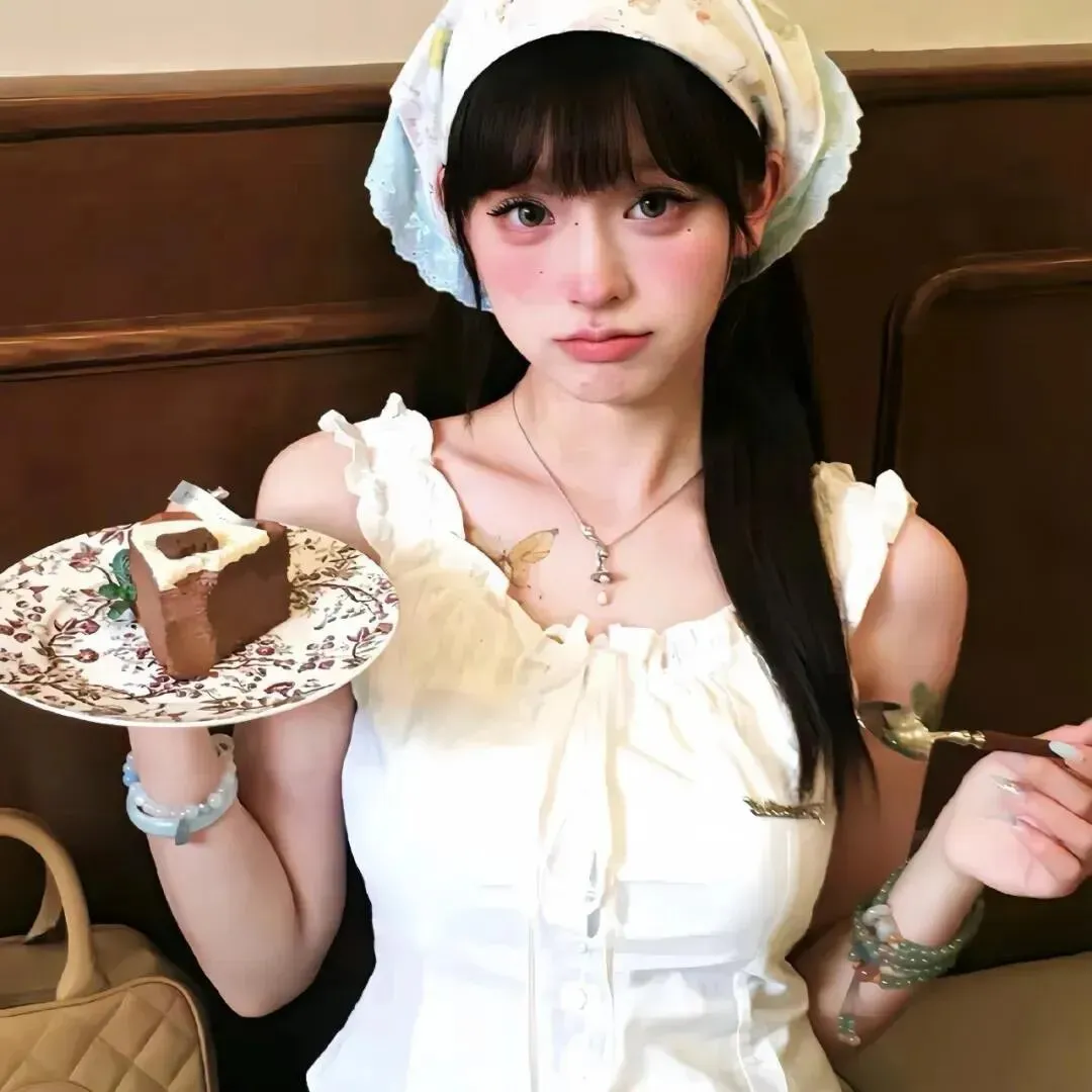 国产精品深宫侍女《宫灯微光》全集 - 侍女微光暖心